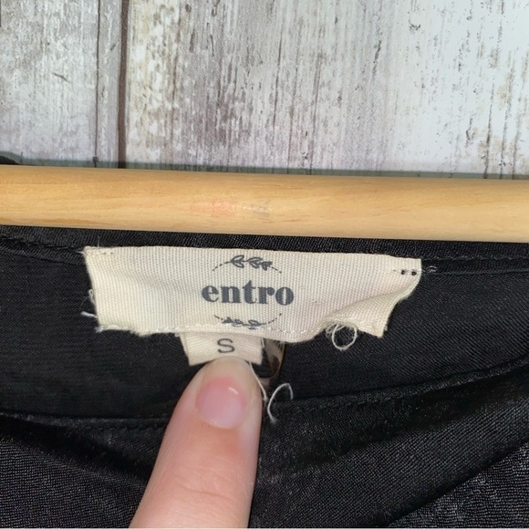 Entro Black Strap Open Shoulder Blouse - Picture 6 of 6
